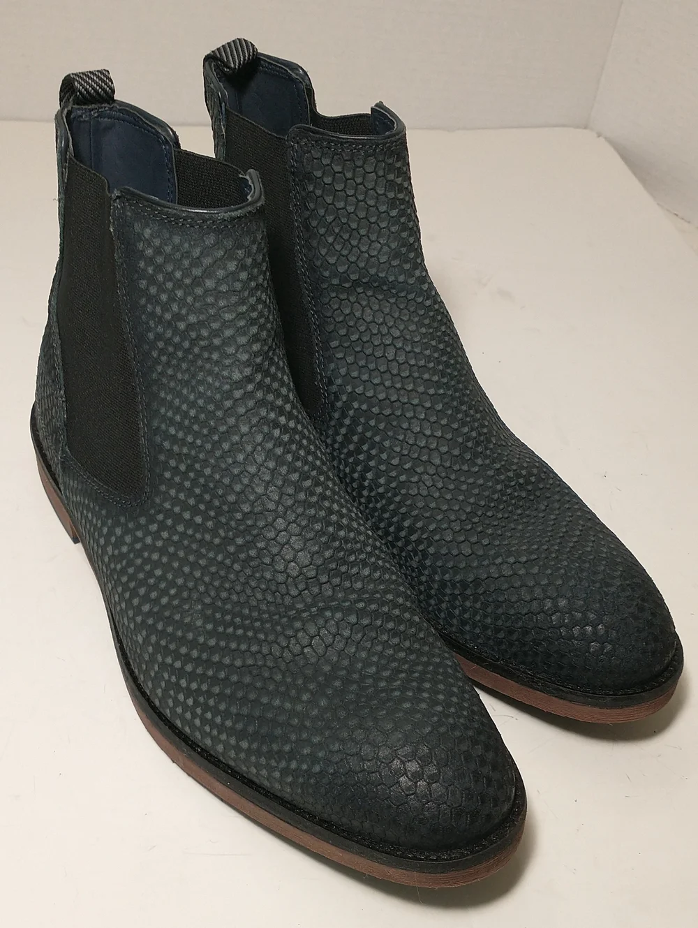 LIKE NEW Stacy Adams Men's Kayden Chelsea Boot, Navy, Size 8.5, Leather, Python